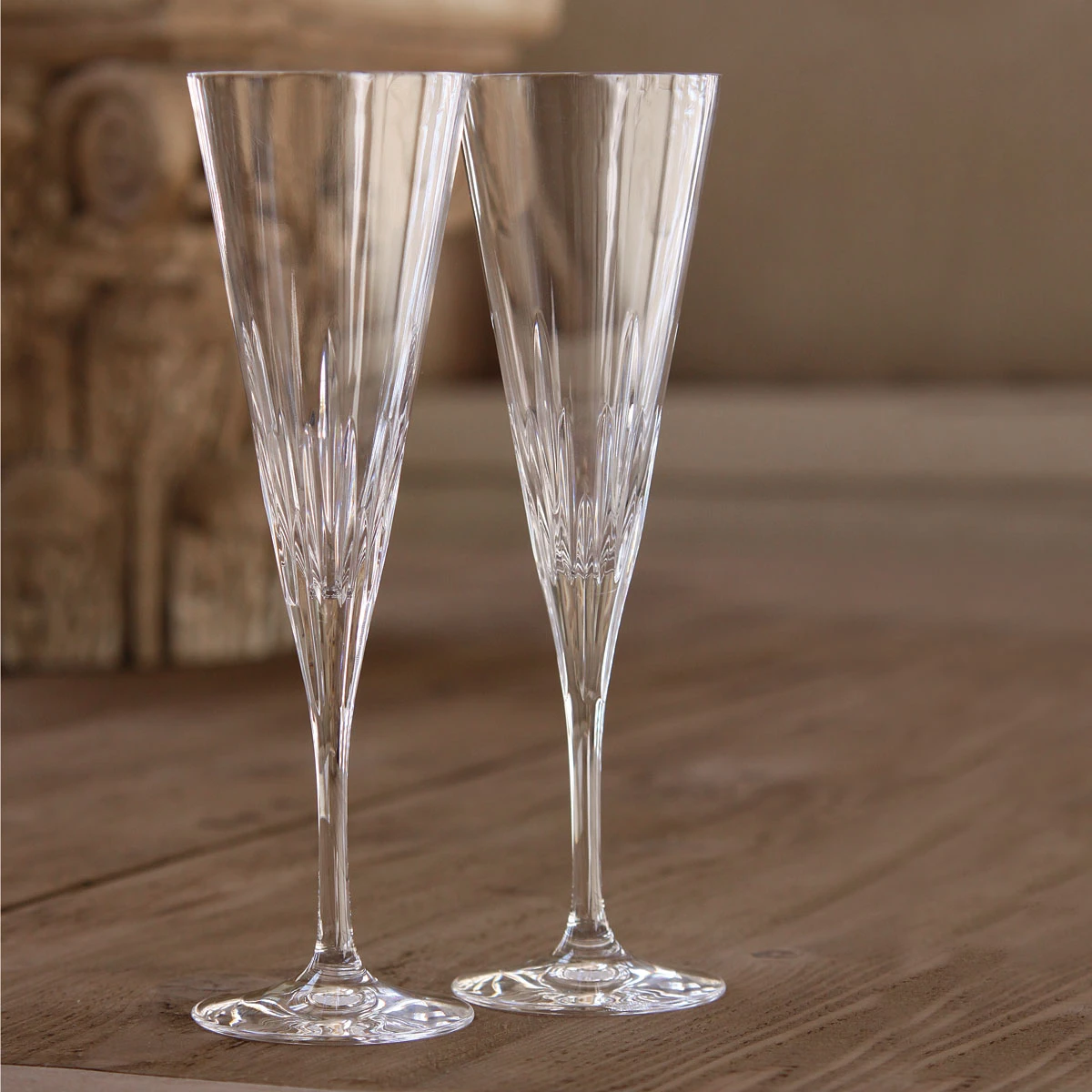 Vera Wang Wedgwood Duchesse Toasting Flutes, Pair 4 Vera Wang Wedgwood Duchesse Toasting Flutes, Pair - Image 2